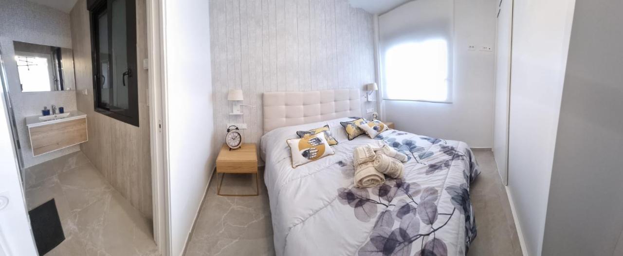 Modern And Cosy Apartment Close To The Beach Torrevieja Eksteriør bilde